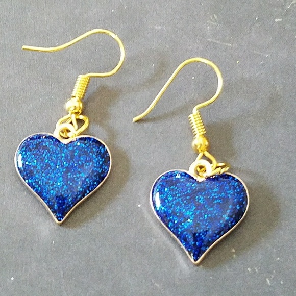 Jewelry - Sparkly blue heart earrings